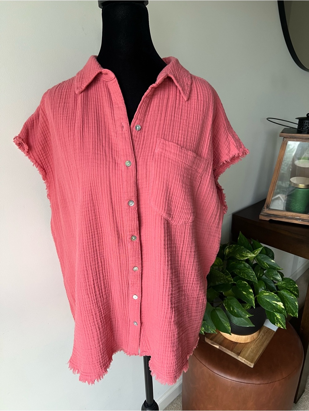 Wonderly Relaxed Button-Front Women's Top in Pink